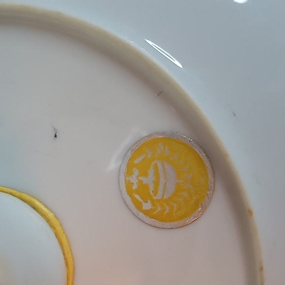 Cottagecore Strawberry Pedestal Plate - Picture 4 of 6